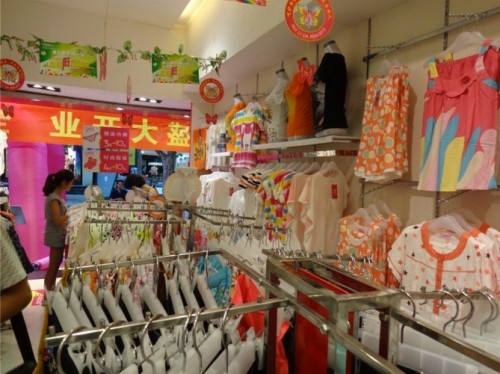 瑞丽达人内衣店铺展示