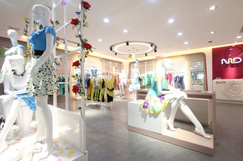 娜璐多女装店铺形象