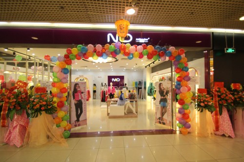 娜璐多女装店铺形象