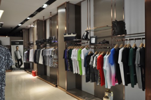 卡法里纳男装店铺展示