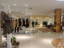 妮多丽雅女装店铺形象