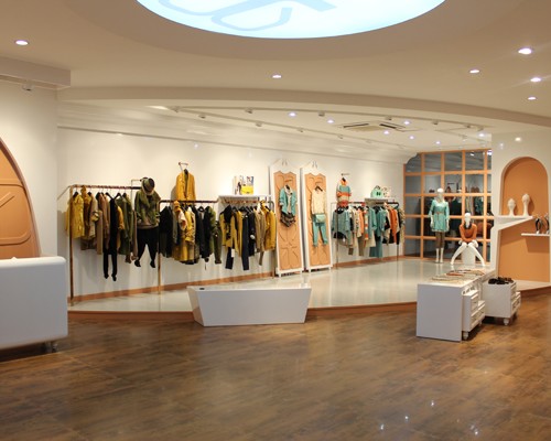 拉素女装店铺展示