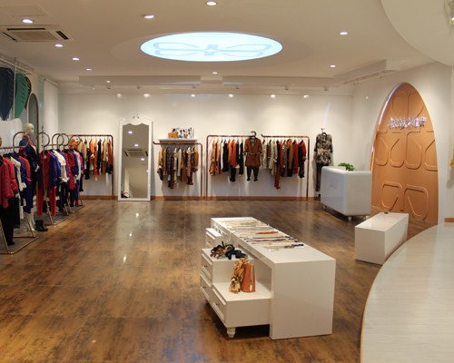 拉素女装店铺展示