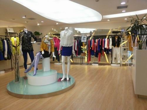 维艾女装店铺形象