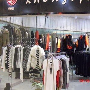 珍依佳女装店铺展示