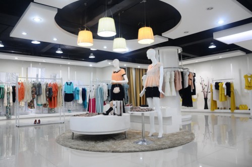 城市部落女装店铺展示