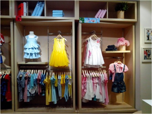 欣薇尔童装店铺形象