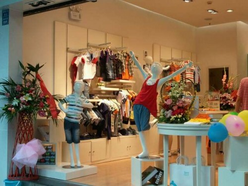 欣薇尔童装店铺形象