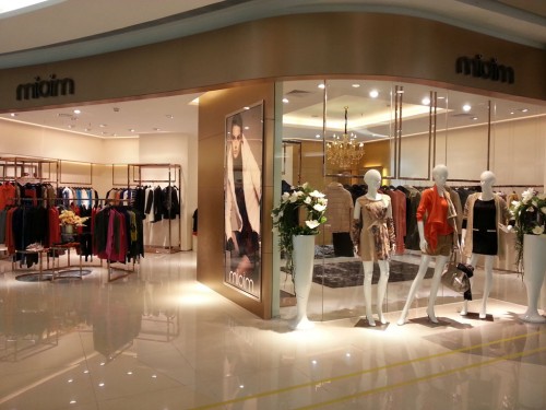米欧米女装店铺展示