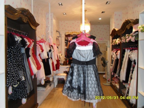 涵朋情缘女装店铺形象