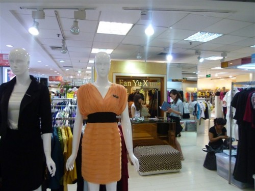 范雨轩女装店铺展示