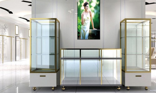 likefort女装店铺展示