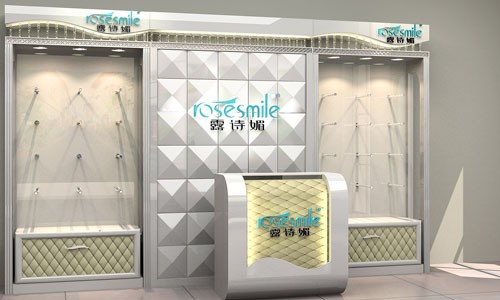 露诗媚内衣店铺展示