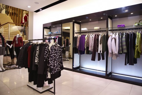 依梦国际女装店铺展示