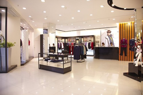 依梦国际女装店铺展示