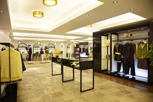 依梦国际女装店铺展示