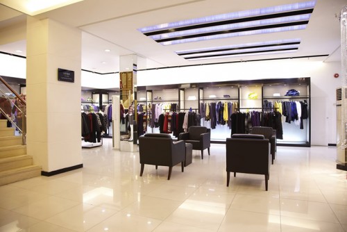 依梦国际女装店铺形象