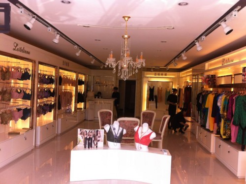 蕾特琳娜内衣店铺展示