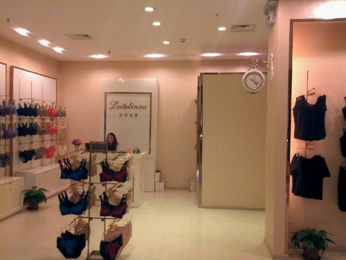 蕾特琳娜内衣店铺展示