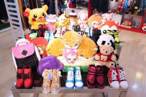 欢乐谷童装店铺展示