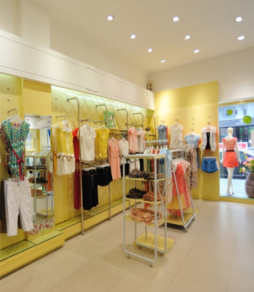 微耳幔女装店铺展示