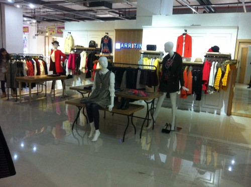 ARRITTNA女装店铺展示