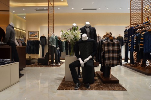 LOYOU男装店铺展示