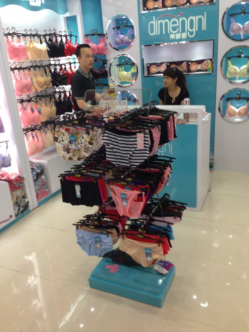 帝梦妮内衣店铺形象