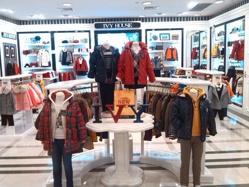 常春藤童装店铺形象