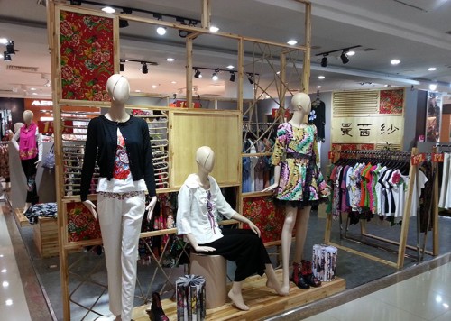曼茜纱女装店铺展示