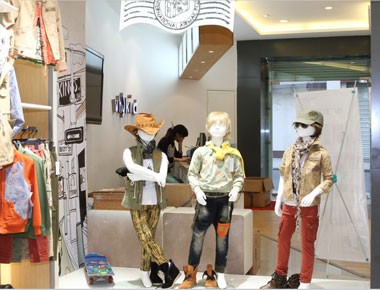 外奇童装店铺形象