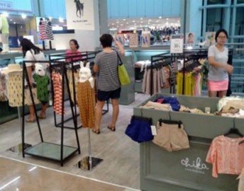 CHICHIKAKA童装店铺展示