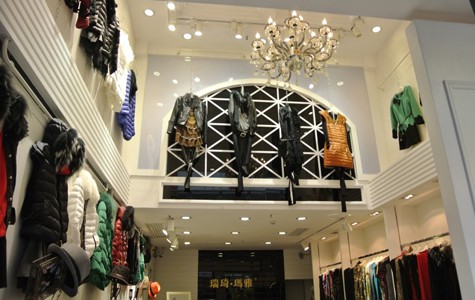 瑞琦玛雅女装店铺展示
