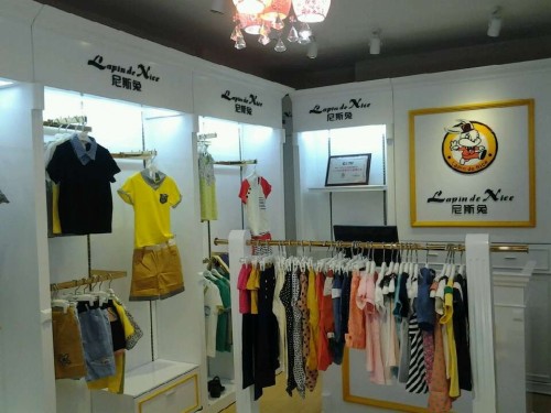 尼斯兔童装店铺展示