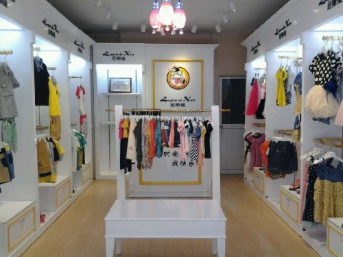 尼斯兔童装店铺展示