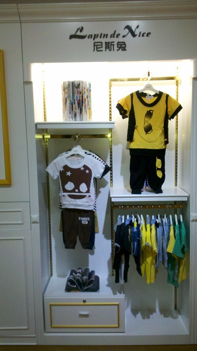 尼斯兔童装店铺形象