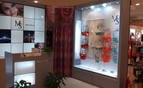 欧尚MS内衣店铺展示