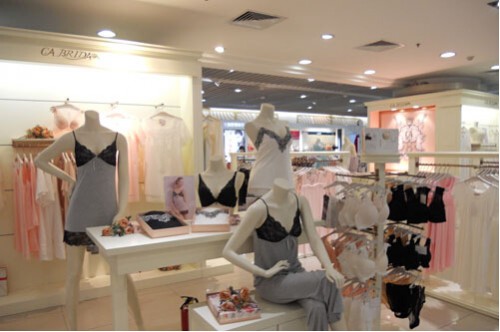 嘉德利亚内衣店铺展示