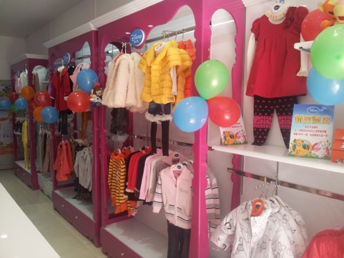 迪士尼童装店铺形象