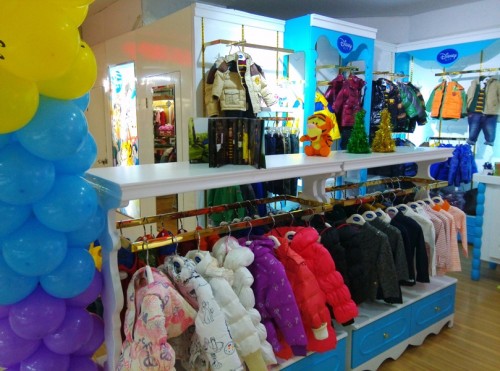 迪士尼童装店铺形象