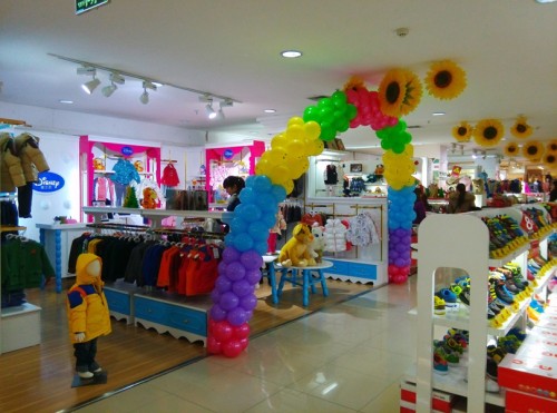 迪士尼童装店铺形象