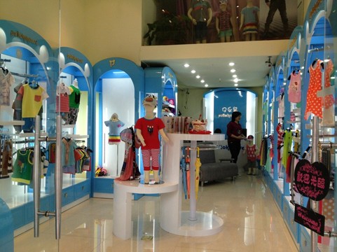 贝乐鼠童装店铺形象