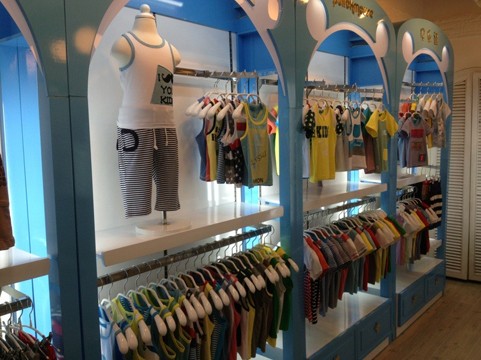 贝乐鼠童装店铺形象