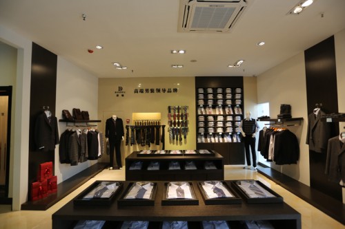 班顿男装店铺展示