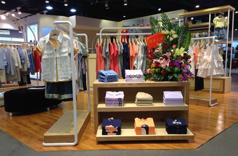 香蕉宝贝童装店铺展示