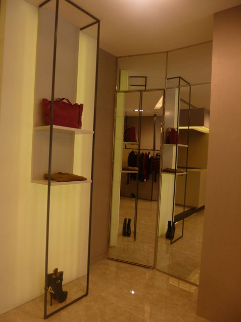 欧思卡女装店铺展示