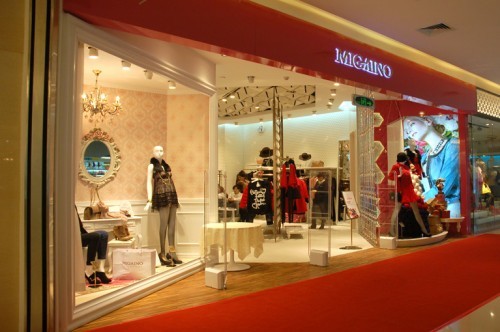 曼娅奴女装店铺展示