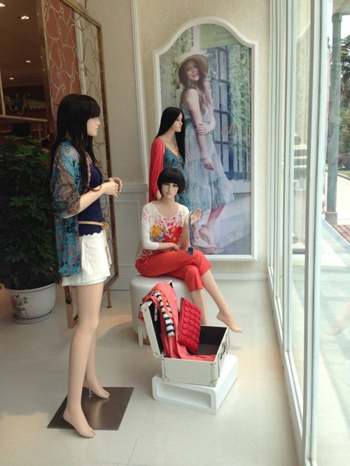 依迪菲女装店铺展示