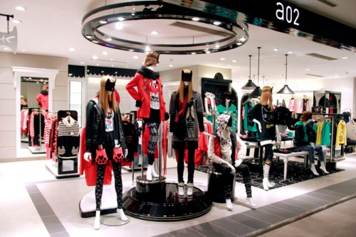 托比小黑女装店铺形象