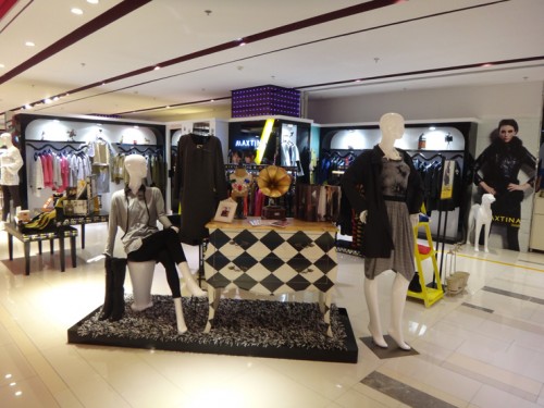玛仙娜女装店铺展示